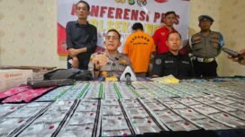 Polsek Cinere saat ungkap kasus penjualan obat daftar G di wilayah hukum Polsek Cinere. Foto (Dicky)