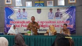 Camat Bojongsari, Rijal Farhan saat memberikan sambutan dalam kegiatan pelatihan digital marketing untuk pelaku UMKM di Kantor Kecamatan Bojongsari, Kota Depok, Senin (23/6/2025). (Foto: Rachmat CH)