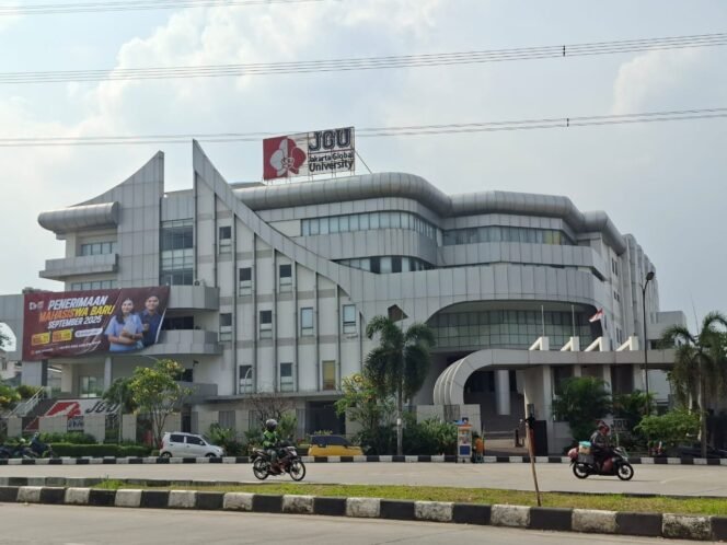 
					Kampus JGU Depok yang berada di kawasan GDC, Depok.