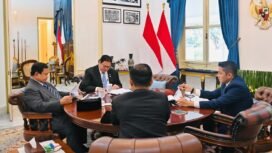 Presiden Republik Indonesia, Prabowo Subianto menggelar rapat terbakas di Istana Merdeka, Jakarta. (Istimewa)