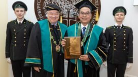 Prof  Mohammed Ali Berawi menerima gelar Doktor Kehormatgan dari St. Petersburg Polytechnic University. Foto : Istimewa