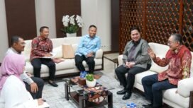 Wali Kota Depok, Supian Suri saat bertemu dengan Kementerian PU dan BUMN. (Istimewa)