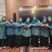 Ketua Tim PKK Kota Depok, Cing Ikah bersama Pengurus PKK Kecamatan Bojongsari. (Rahcmat CH)