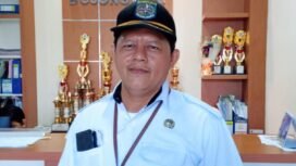 Plt Sekretaris Kelurahan Duren Seribu, Gugut Kuntari. (Rahcmat CH)