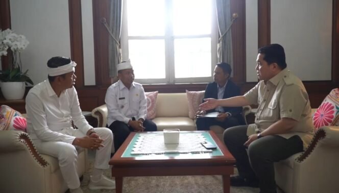 
					Wali Kota Depok, Supian Suri saat bertemu Erick Tohir membahas pembangunan di wilayah Kota Depok. (Istimewa)