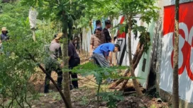 Sejumlah remaja Duren Mekar membuat mural sebagi wadah kreativtas dan meramaikan HUT ke-80 RI di Kampung Caraka, Duren Mekar, Bojongsari, Depok. (Istimewa)
