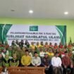 Jajaran pengurus PAC dan Ranting Muslimat NU Kecamatan Bojongsari bersama Camat Bojongsari, Rijal Farhan dan tamu undangan melakukan foto bersama (Istimewa)