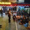Caption : Sejumlah remaja diamankan Tim Presisi Polres Metro Depok saat akan melakukan tawuran di wilayah Bojongsari, Depok. (Istimewa)