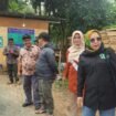 Caption : Ketua BKD DPRD Kota Depok, Qonita Lutfiyah melihat langsung pembangunan kantor Kelurahan Bojongsari Baru, Bojongsari, Depok. (Dicky)