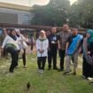 Sejumah anak bermain permainan tradisional bersama Wali Kota Depok, Supian Suri dan perwakilan DPRD Provinsi Jawa Barat di lapangan DOS Balai Kota Depok. (Dicky)