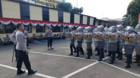 Kapolres Metro Depok, Kombes Abdul Waras saat memberikan pemaparan dalam menangani aksi unjuk rasa. (Dokumen Polres Metro Depok)