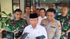 Wali Kota Depok, Supian Suri usai melakukan rapat koordinasi kondusifitas Kota depok di Polres Metro Depok. (Dicky)
