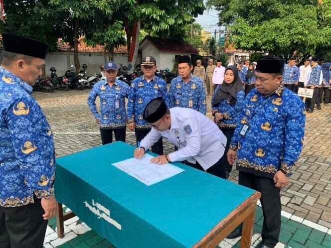 
					Suasana saat sertijab di Kecamatan Bojongsari pasca mutasi dan rotasi yang dilakukan Wali Kota Depok Supian Suri, Senin, 15 September 2025. Foto : Istimewa