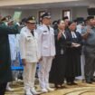 Sejumlah ASN mengambil sumpah jabatan saat mutasi jabatan di Pemerintahan Kota Depok. (Dicky)
