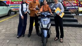 Penyerahan hadiah Undian Simpedes kepada pemenang di BRI BO Jakarta Warung Buncit. Foto : Istimewa