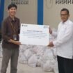 Penyerahan paket sembako dari BRI Bogor Dewi Sartika. Foto : Istimewa