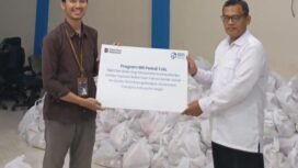 Penyerahan paket sembako dari BRI Bogor Dewi Sartika. Foto : Istimewa