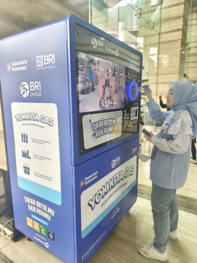 
					Penampakan mesin daur ulang RVM di BRI Menara BRIiaN, Jakarta, Jumat, 13 Februari 2026. Foto : Istimewa