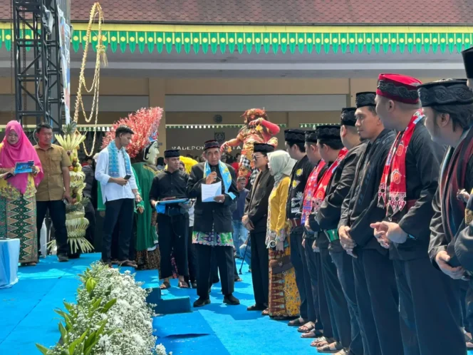 
					Ketua KOOD, Ahmad Dahlan saat melantik Ronda KOOD pada Lebaran Depok 2026.
