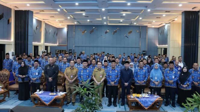 
					Dirjen Keuda Agus Fatoni pada Kegiatan Monitoring, Evaluasi, Fasilitasi Pengelolaan Keuangan Daerah dan Peningkatan Kapasitas Aparatur Pemerintah Daerah, di Kota Pekanbaru, Senin, 4 Mei 2026. Foto : Istimewa