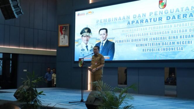 
					Dirjen Keuda Agus Fatoni pada Kegiatan Monitoring, Evaluasi, Fasilitasi Pengelolaan Keuangan Daerah dan Peningkatan Kapasitas Aparatur Pemerintah Daerah, di Kota Pekanbaru, Senin, 4 Mei 2026. Foto : Istimewa