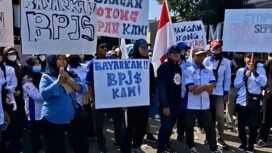 Ratusan buruh yang tergabung pada FSPMI, melakukan aksi demonstrasi di PT Immortal Cosmedika Indonesia, Cimanggis, Depok.