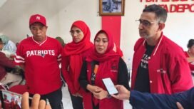 Ketua DPC PDI Perjuangan Depok, Yuni Indriany saat pelaksanaan peringatan Bulan Bung Karno di kantor DPC PDI Perjuangan,GDC, Depok.