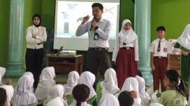 BRI Pancoran saat edukasi dunia perbankan ke siswa SD di kawasan Tebet Timur, baru-baru ini. Foto : Istimewa