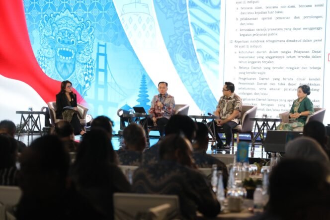 
					Dirjen Bina Keuda Kemendagri RI, Agus Fatoni saat menghadiri Regional Financial Discussion dengan tema “Pengelolaan Keuangan Daerah dan Creative Financing” bertempat Grand Ballroom Yogyakarta Marriott Hotel, Kamis, 4 Juni 2026. Foto Humas Dirjen Keuda