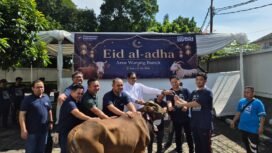 BRI KC Mabes TNI Cilangkap saat kurban seekor sapi pada Iduladha 1447 Hijriah untuk warga Pasar Minggu. Foto : Istimewa