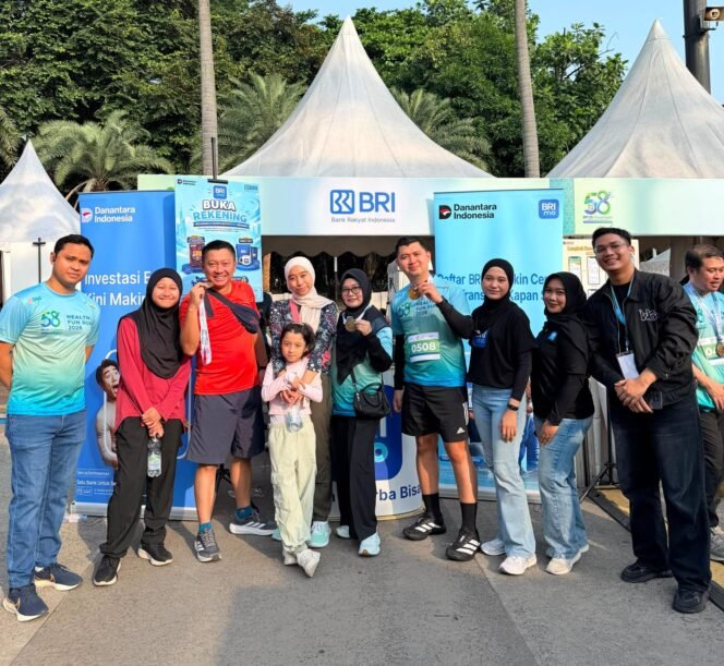
					BRI KC Warung Buncit kenalkan produk ke UMKM dan komunitas lari saat UMKM 5K Run di Gedung Kementerian UMKM, Gedung Smesco Indonesia, pada Sabtu, 21 Juni 2026. Foto : Istimewa