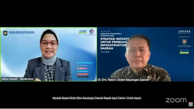 
					Direktur Jenderal Bina Keuda Kemendagri Agus Fatoni saat membuka Webinar Series Creative Financing and Funding KPBU dengan tema 