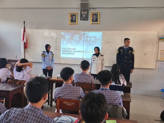 
					Imigrasi Kota Depok memberkan edukasi kepada siswa SMA Mardi Yuana, Pancoran Mas, Depok.